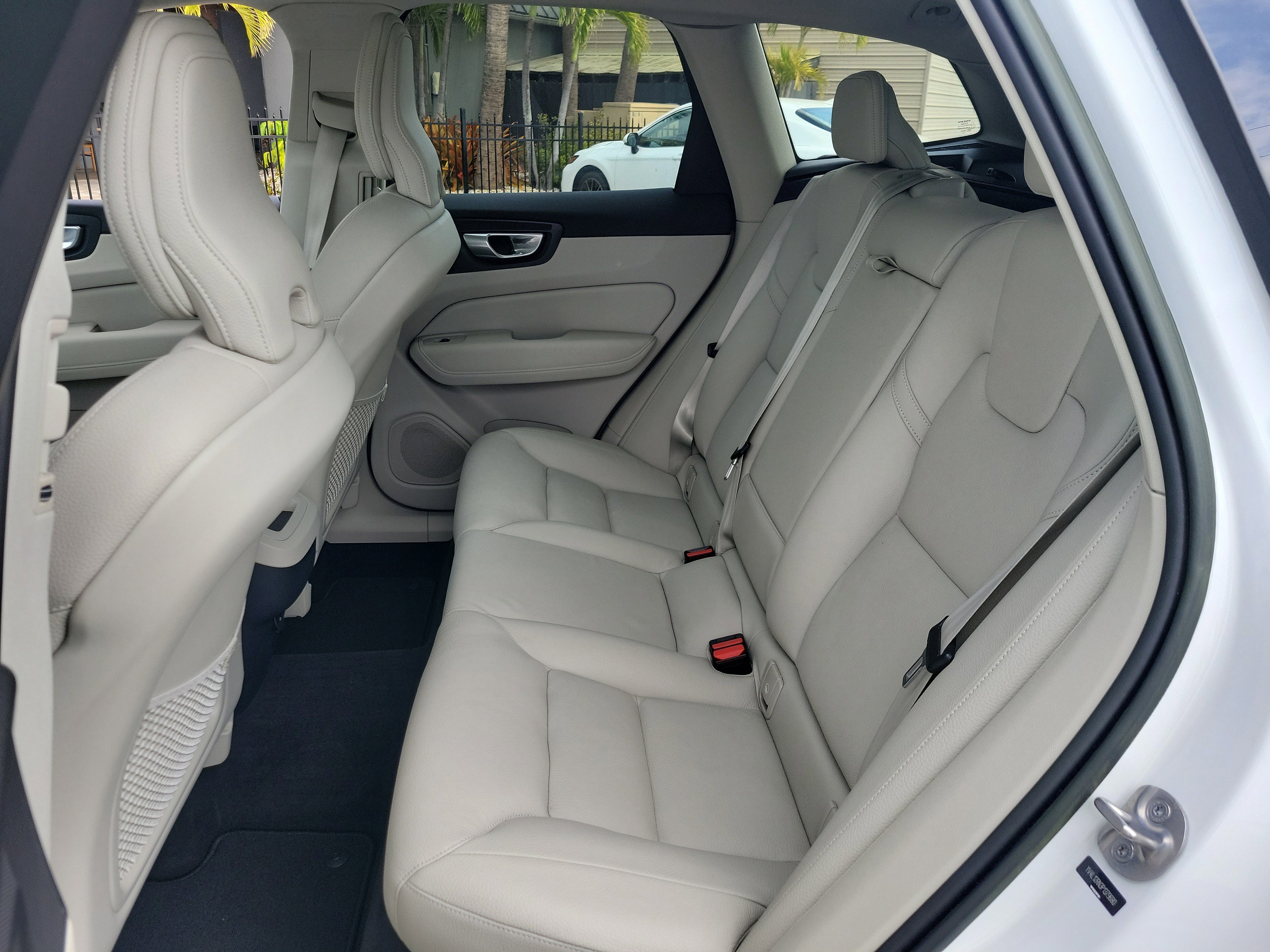 Used 2023 Volvo XC60 B5 Plus w/ Climate Package image 18