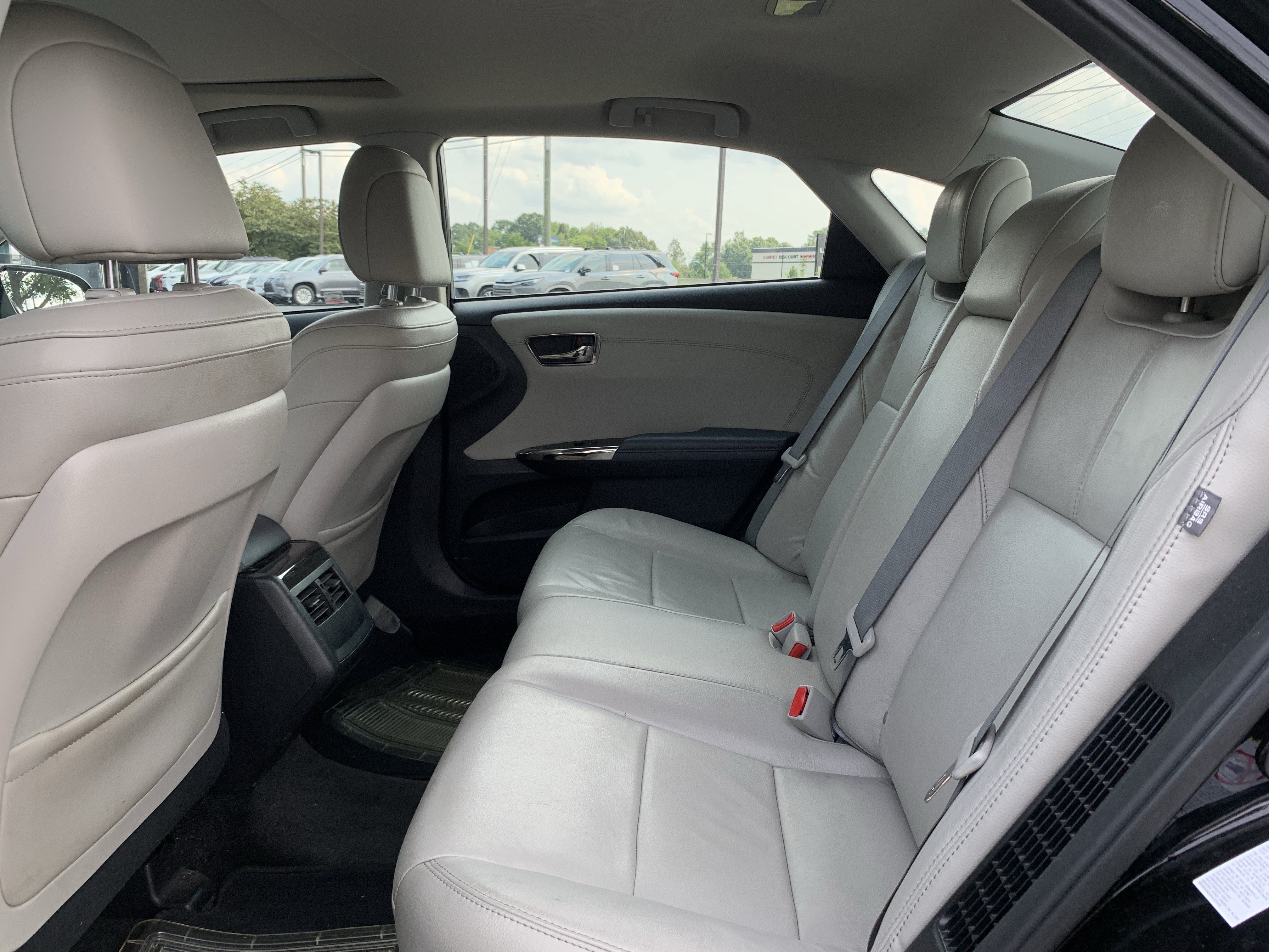 Used 2013 Toyota Avalon XLE Touring FWD image 28
