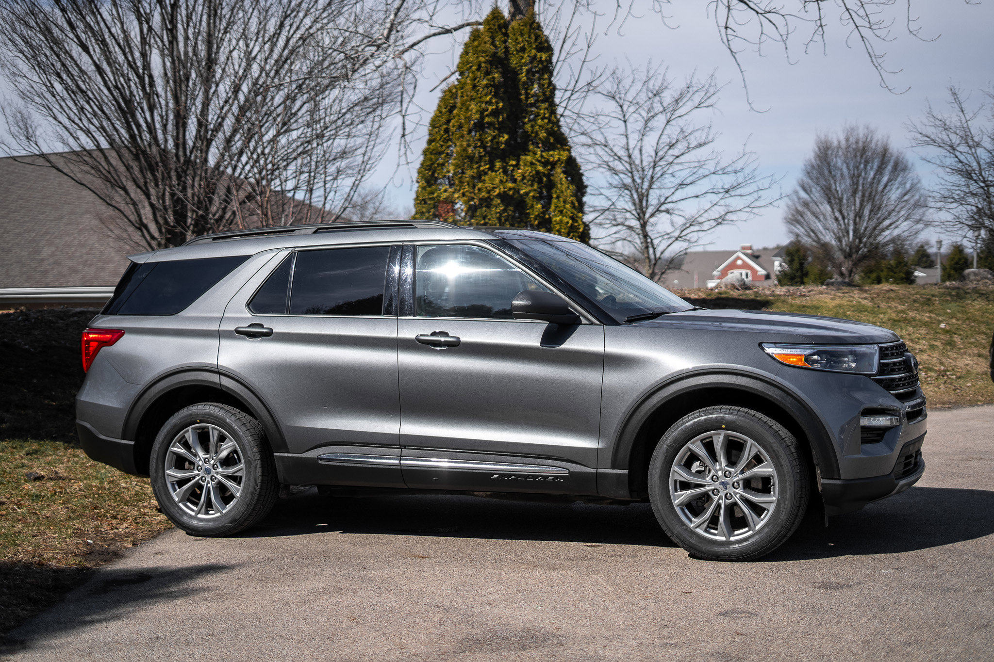 Used 2023 Ford Explorer XLT w/ Equipment Group 202A image 4