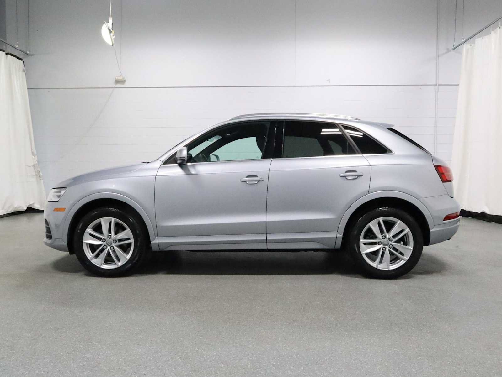 Used 2017 Audi Q3 2.0T Premium Plus AWD/4WD image 2