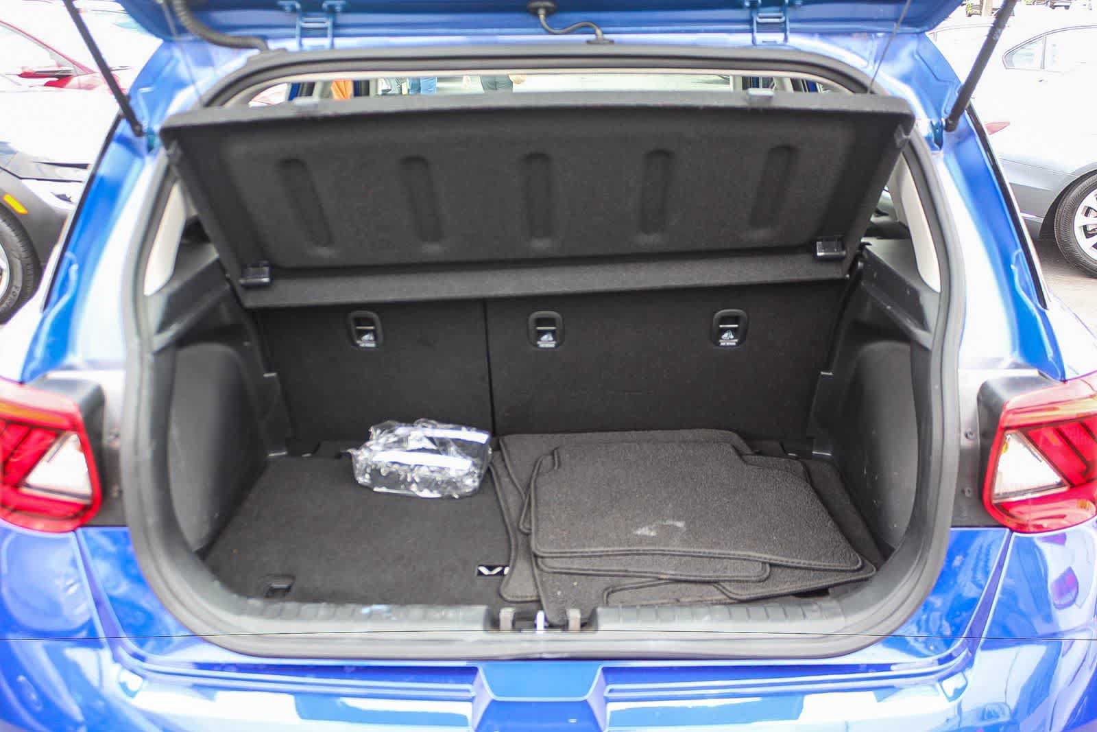 Certified 2024 Hyundai Venue SEL FWD image 34