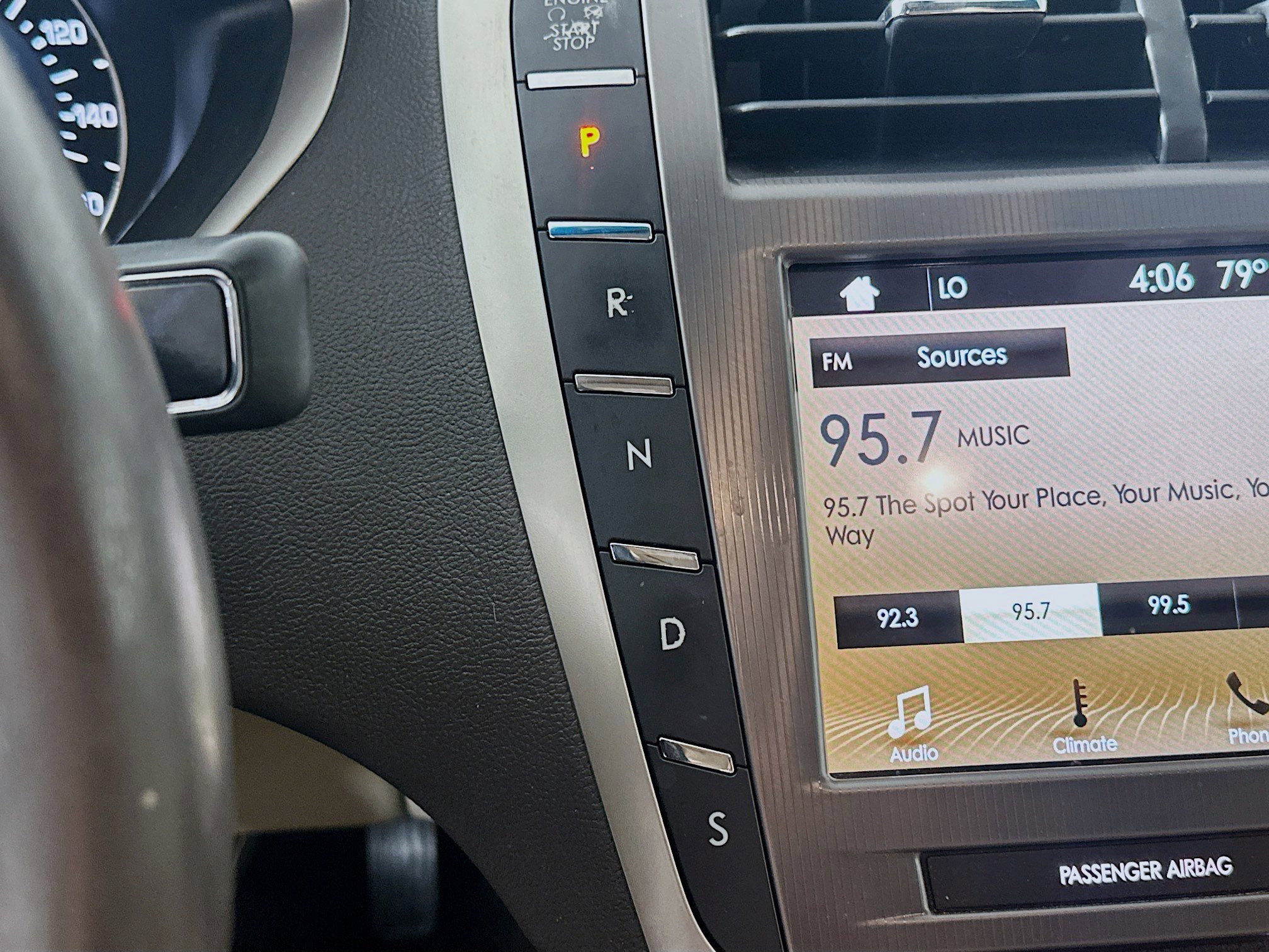 Used 2018 Lincoln MKZ Premiere FWD image 23