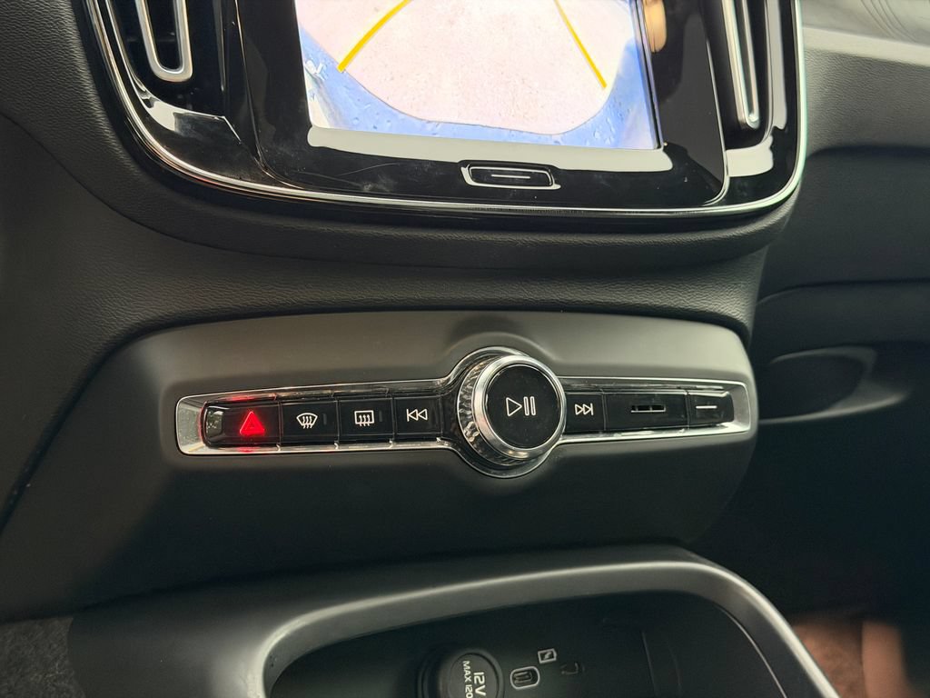 Certified 2023 Volvo C40 P8 Recharge Plus w/ Protection Package Premier AWD/4WD image 18