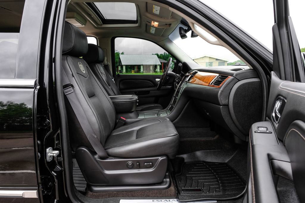 Used 2013 Cadillac Escalade Platinum AWD/4WD image 47