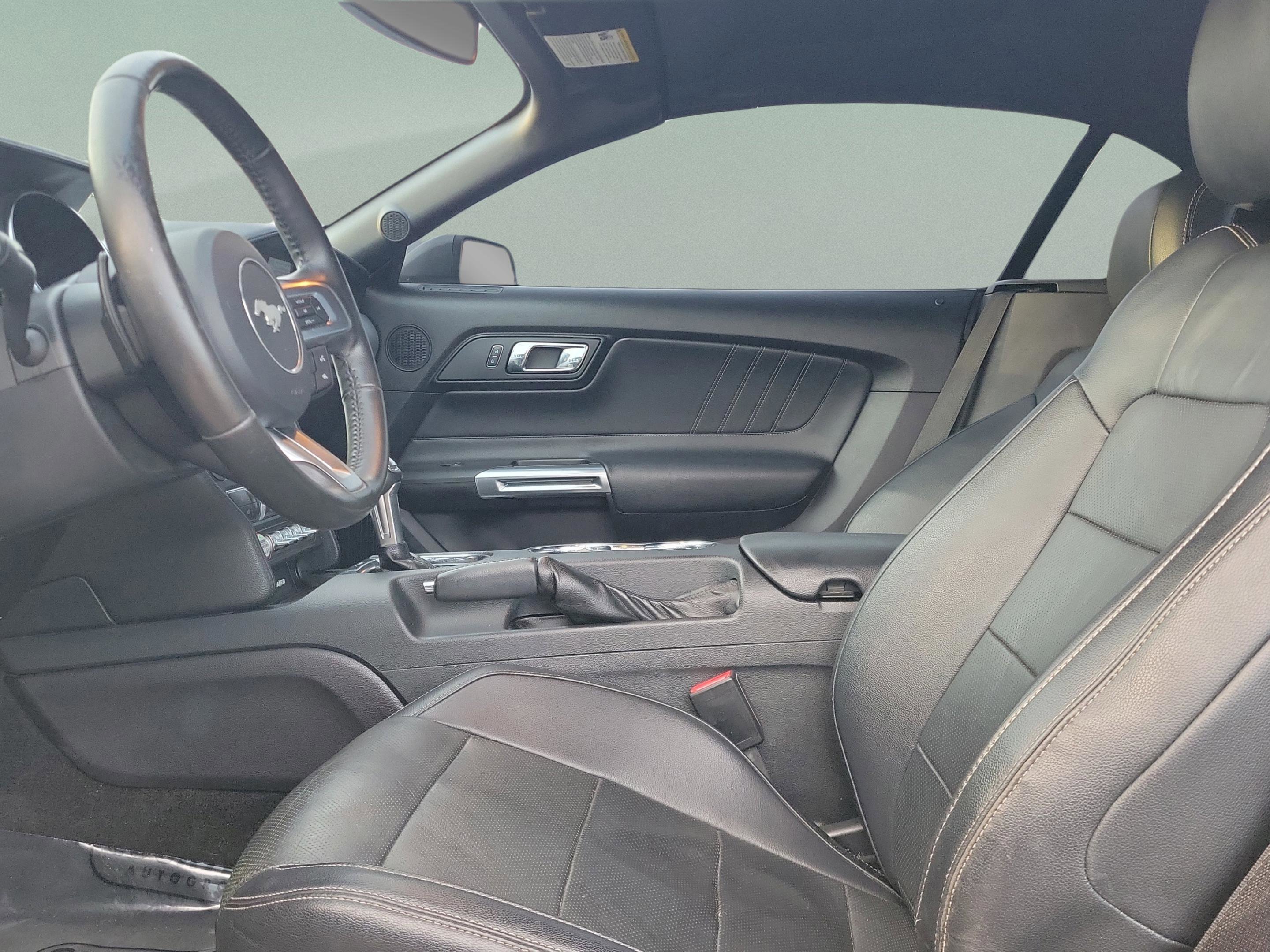 Used 2016 Ford Mustang Premium image 13