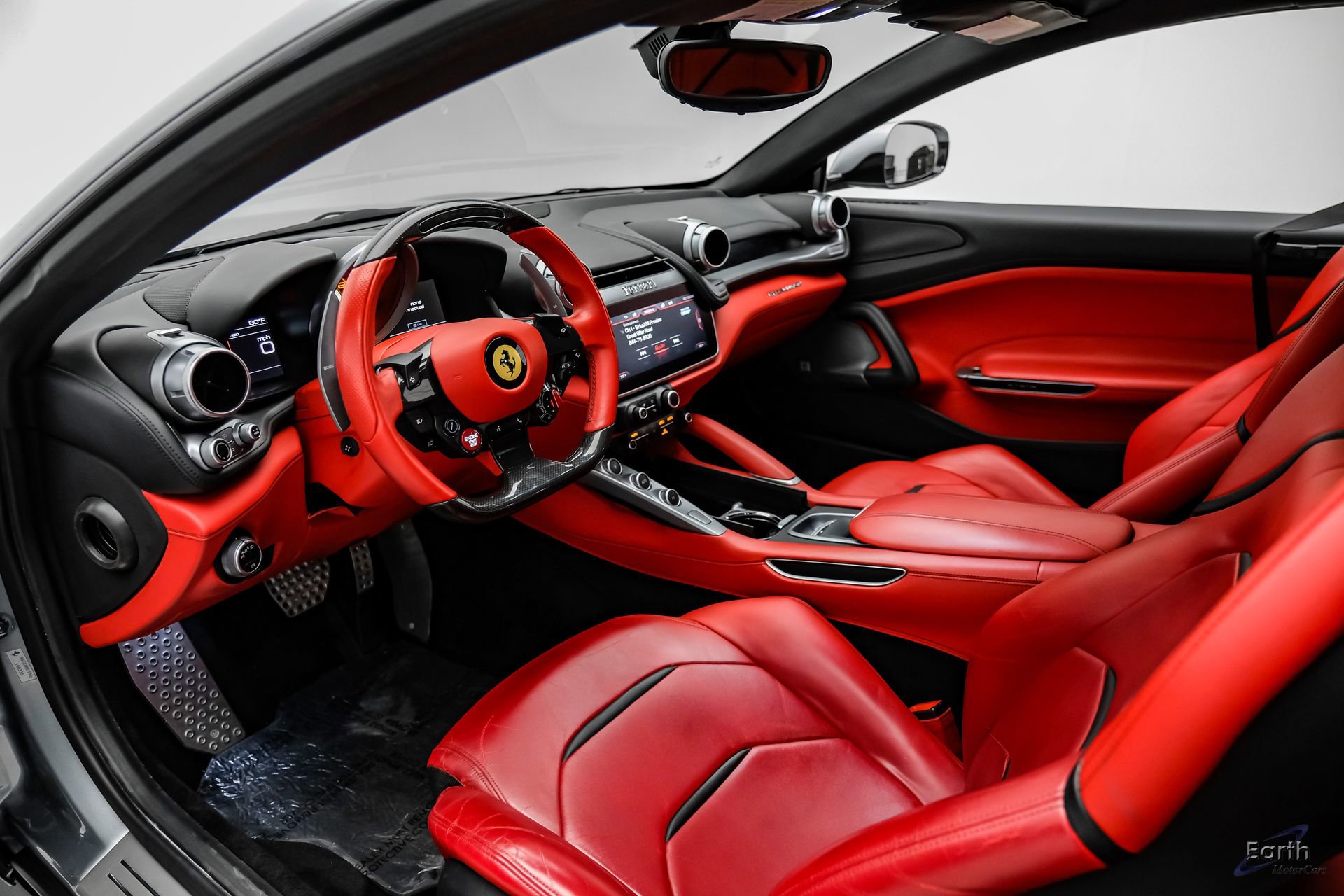 Used 2018 Ferrari GTC4Lusso AWD/4WD image 2