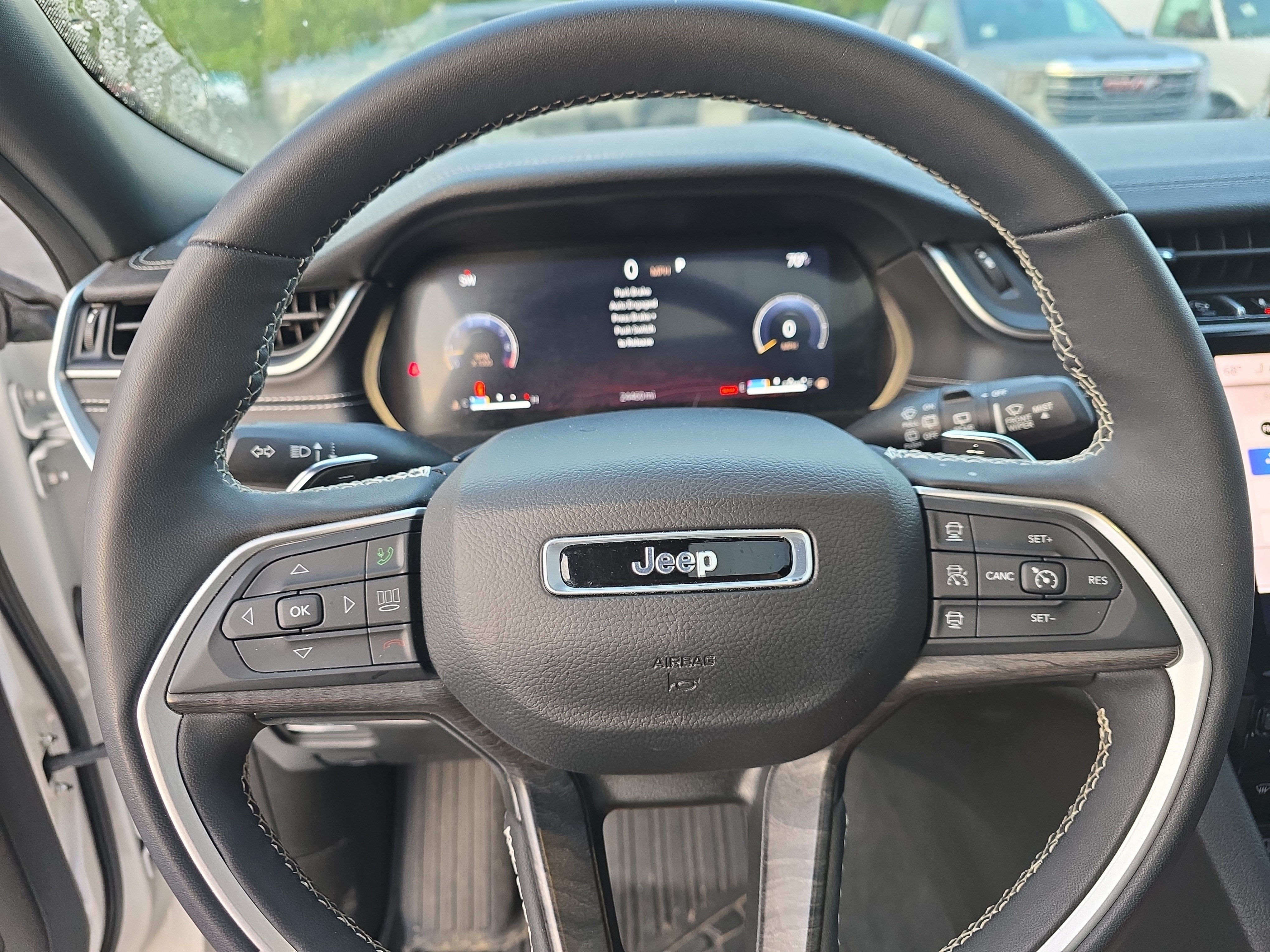 Used 2024 Jeep Grand Cherokee Limited w/ Luxury Tech Group II AWD/4WD image 25