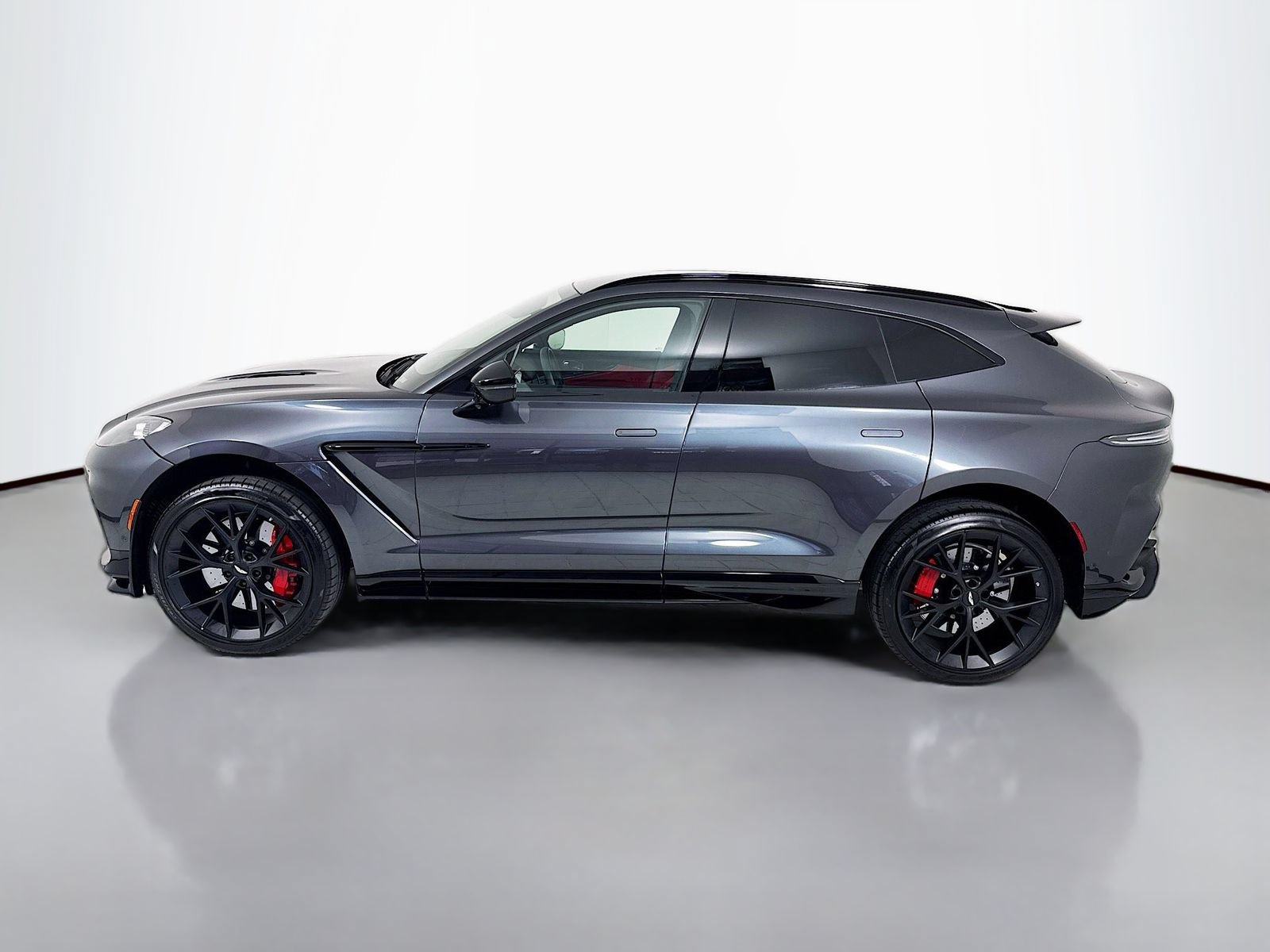 Used 2025 Aston Martin DBX 707 AWD/4WD image 4