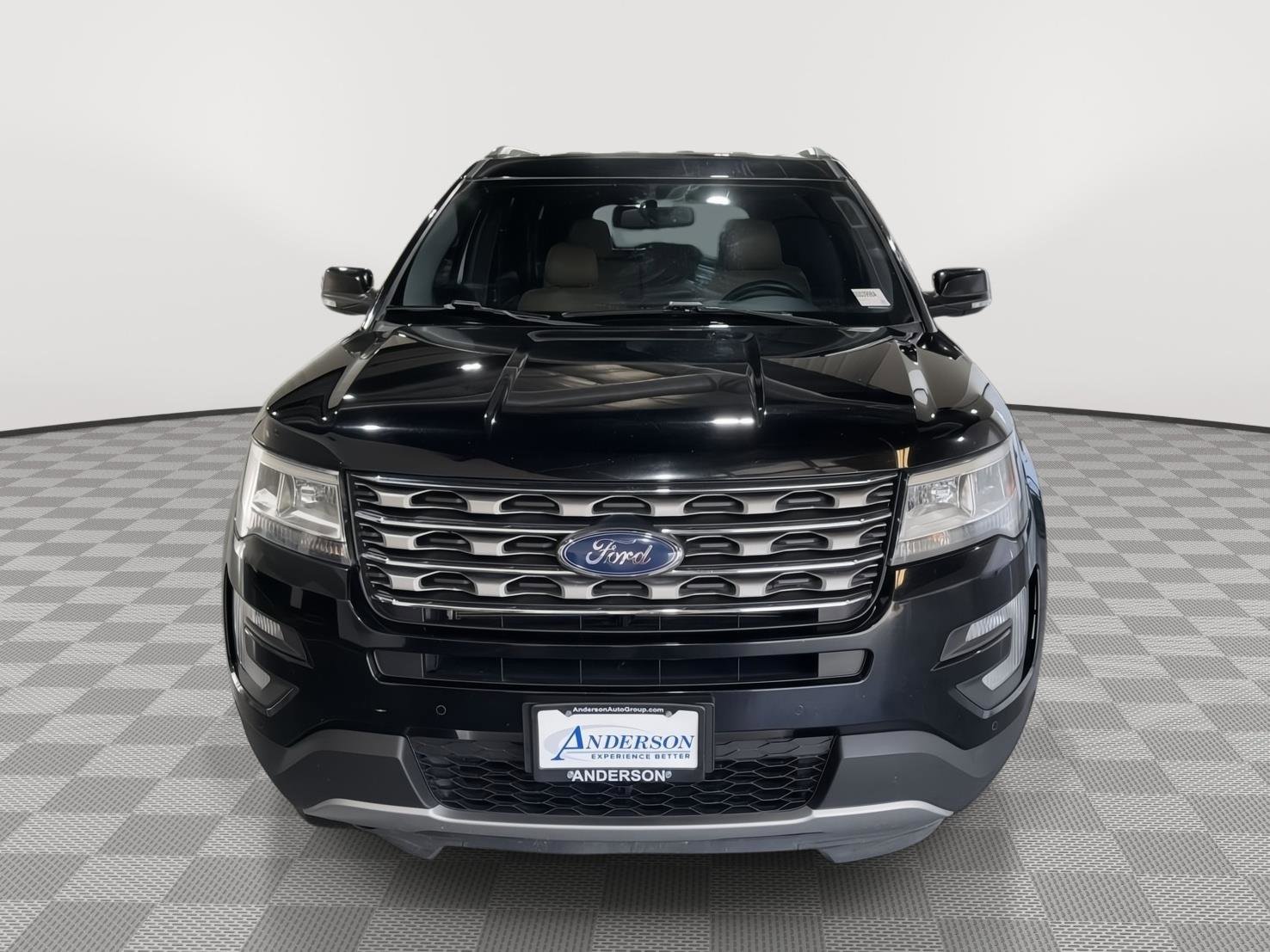 Certified 2017 Ford Explorer XLT w/ Equipment Group 202A FWD image 4