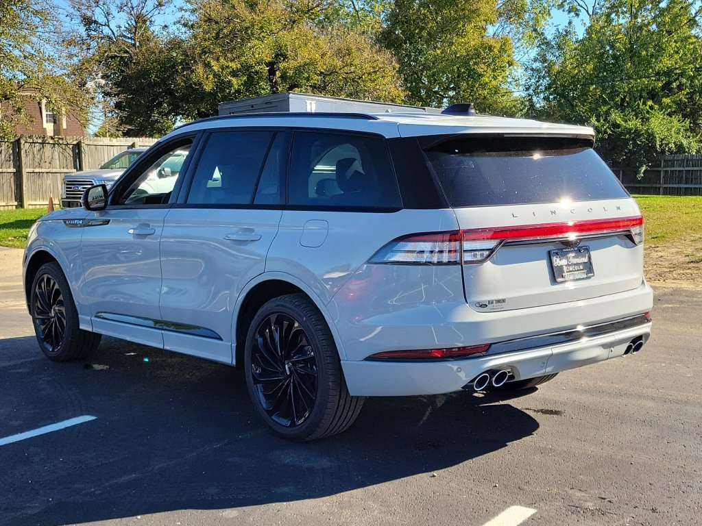 New 2027 Lincoln Aviator Reserve w/ Jet Appearance Package AWD/4WD image 6