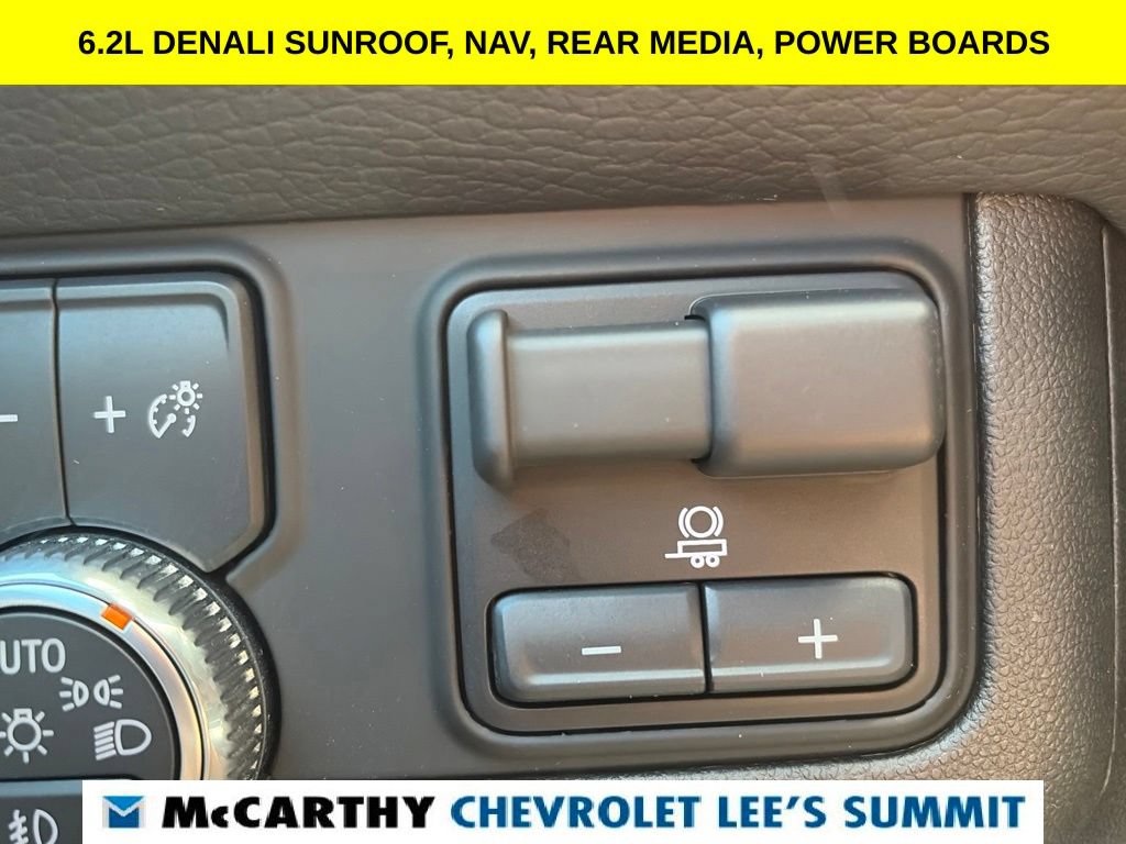 Used 2023 GMC Yukon XL Denali w/ Denali Reserve Package AWD/4WD image 12