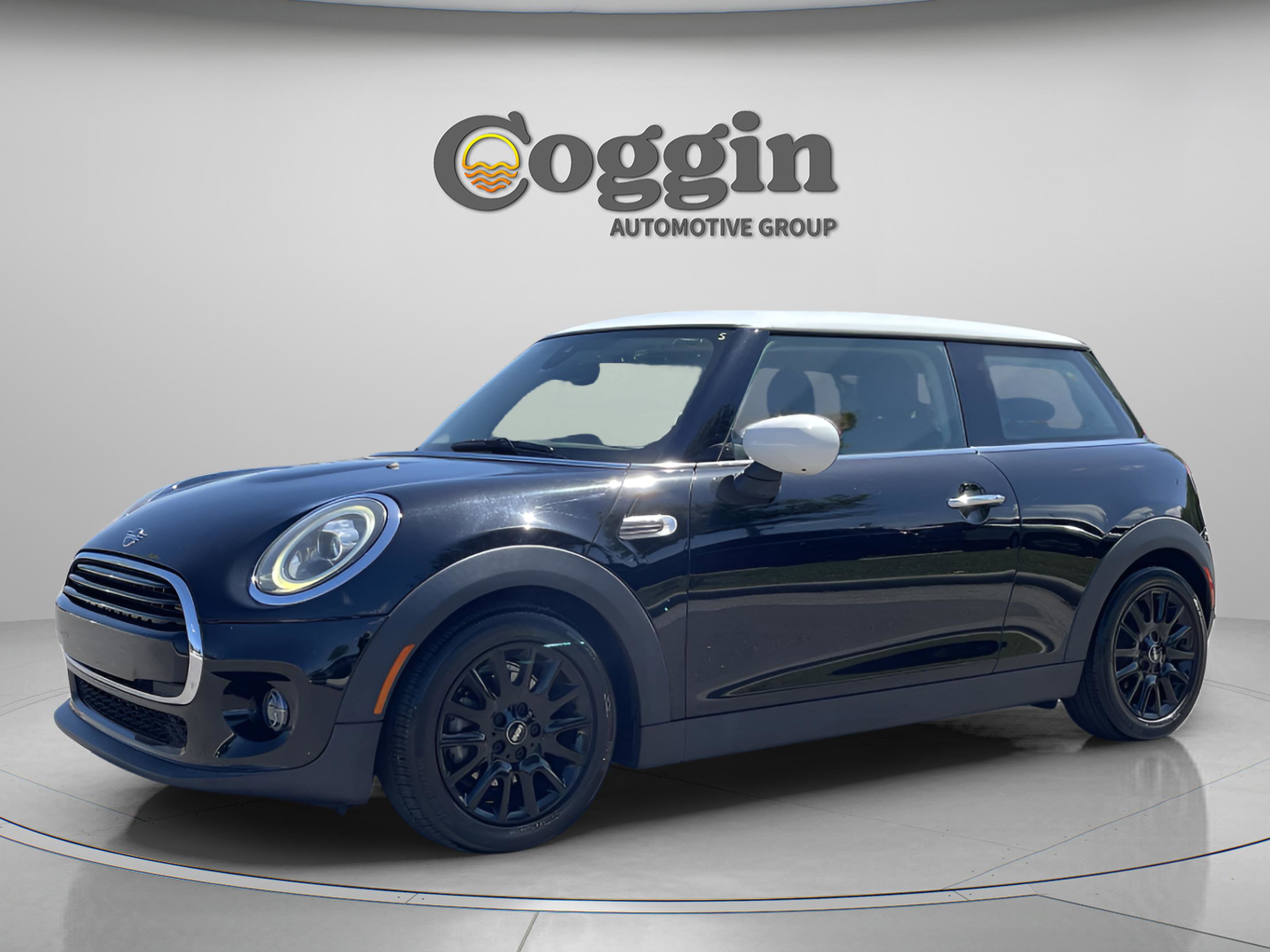 Used 2020 MINI Cooper 2-Door Hardtop image 2