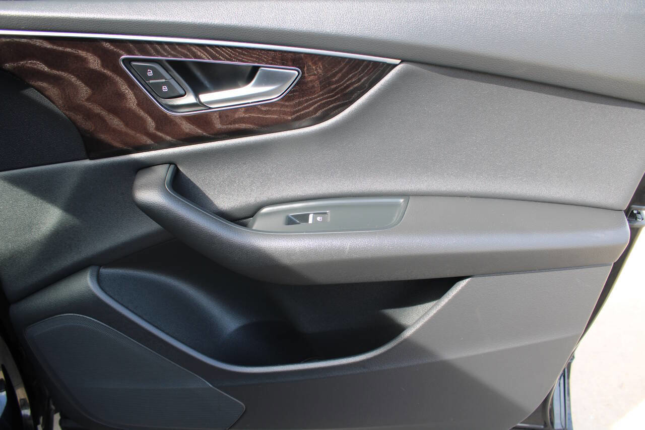 Used 2021 Audi Q8 Premium w/ Black Optic Package image 8