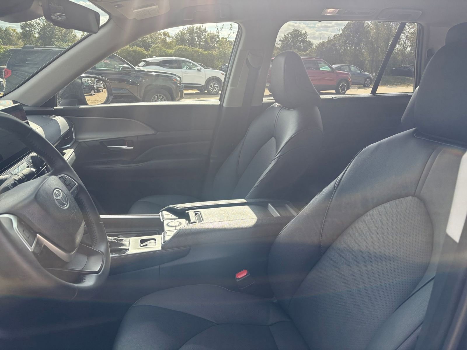 Used 2025 Toyota Grand Highlander FWD image 24