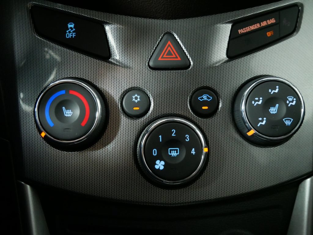 Used 2015 Chevrolet Trax LTZ AWD/4WD image 30