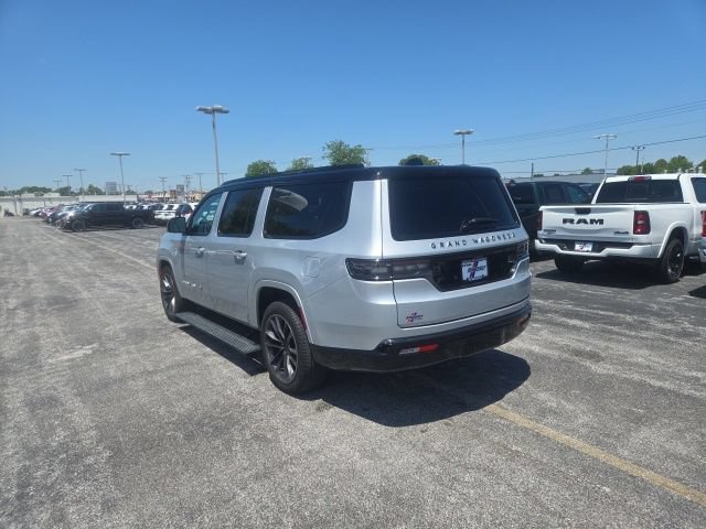 Used 2025 Jeep Grand Wagoneer L Series III w/ Rear Seat Video Group 1 AWD/4WD image 11