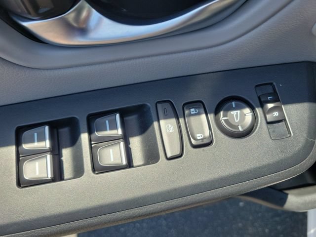 Certified 2025 Honda Pilot Touring image 22