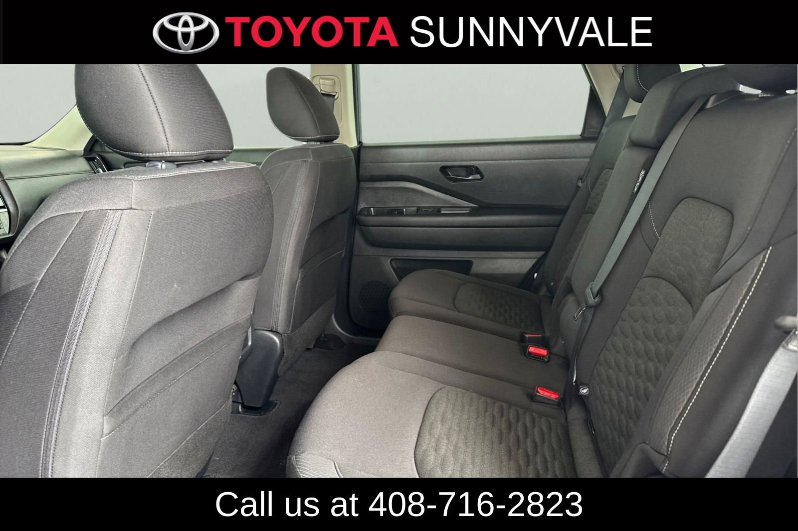 Used 2025 Nissan Pathfinder SV FWD image 5