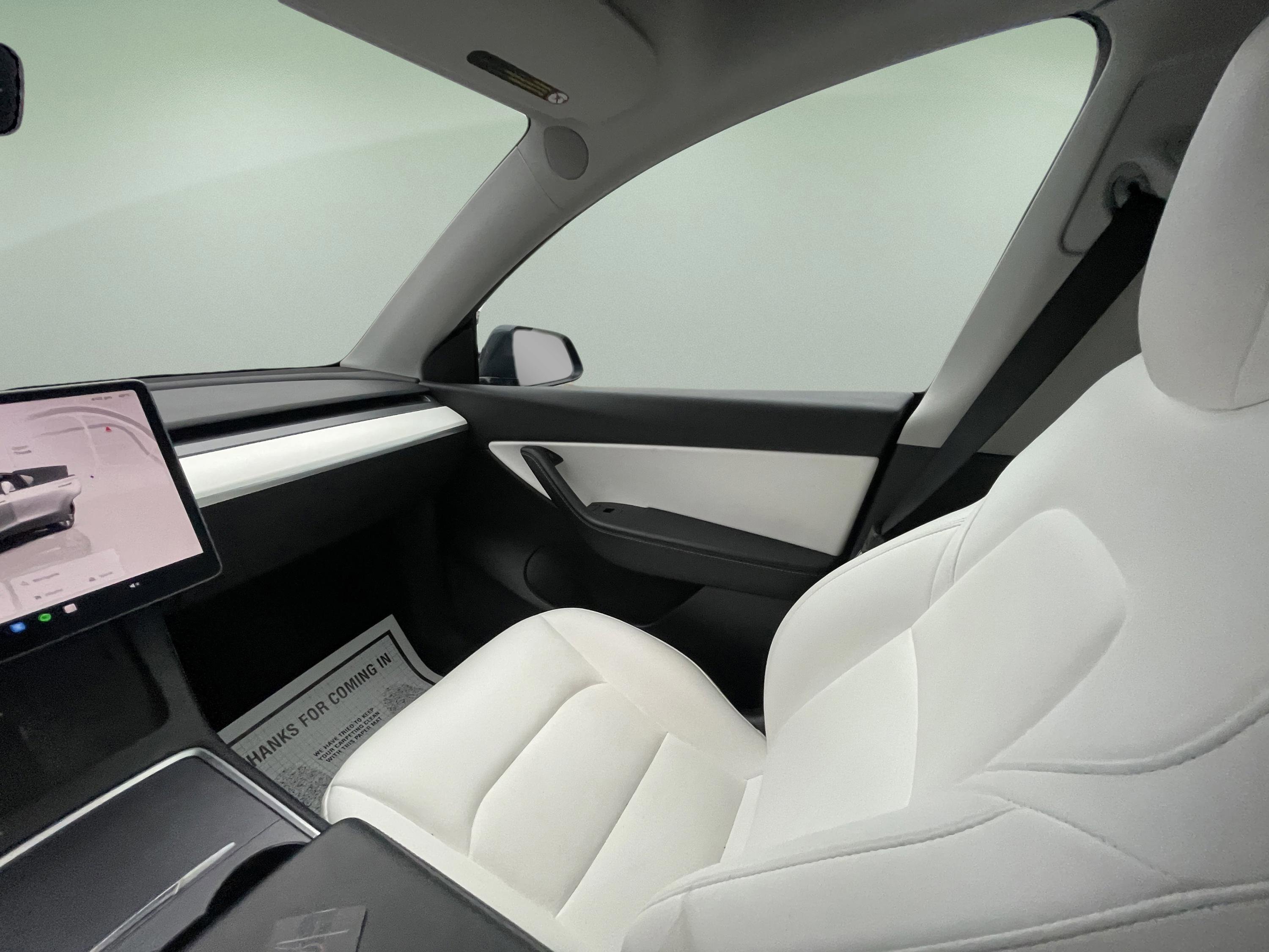 Used 2022 Tesla Model Y Long Range image 21
