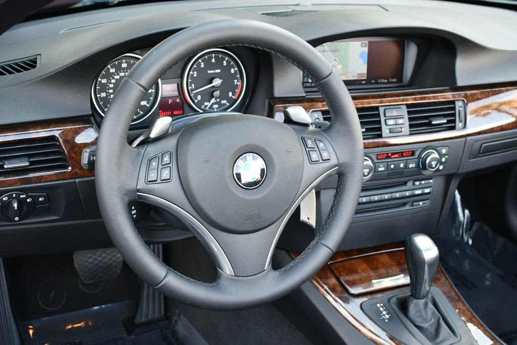 Used 2008 BMW 335i Convertible image 12