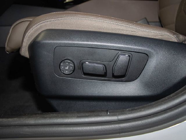 Used 2024 BMW i5 M60 w/ Premium Package AWD/4WD image 13