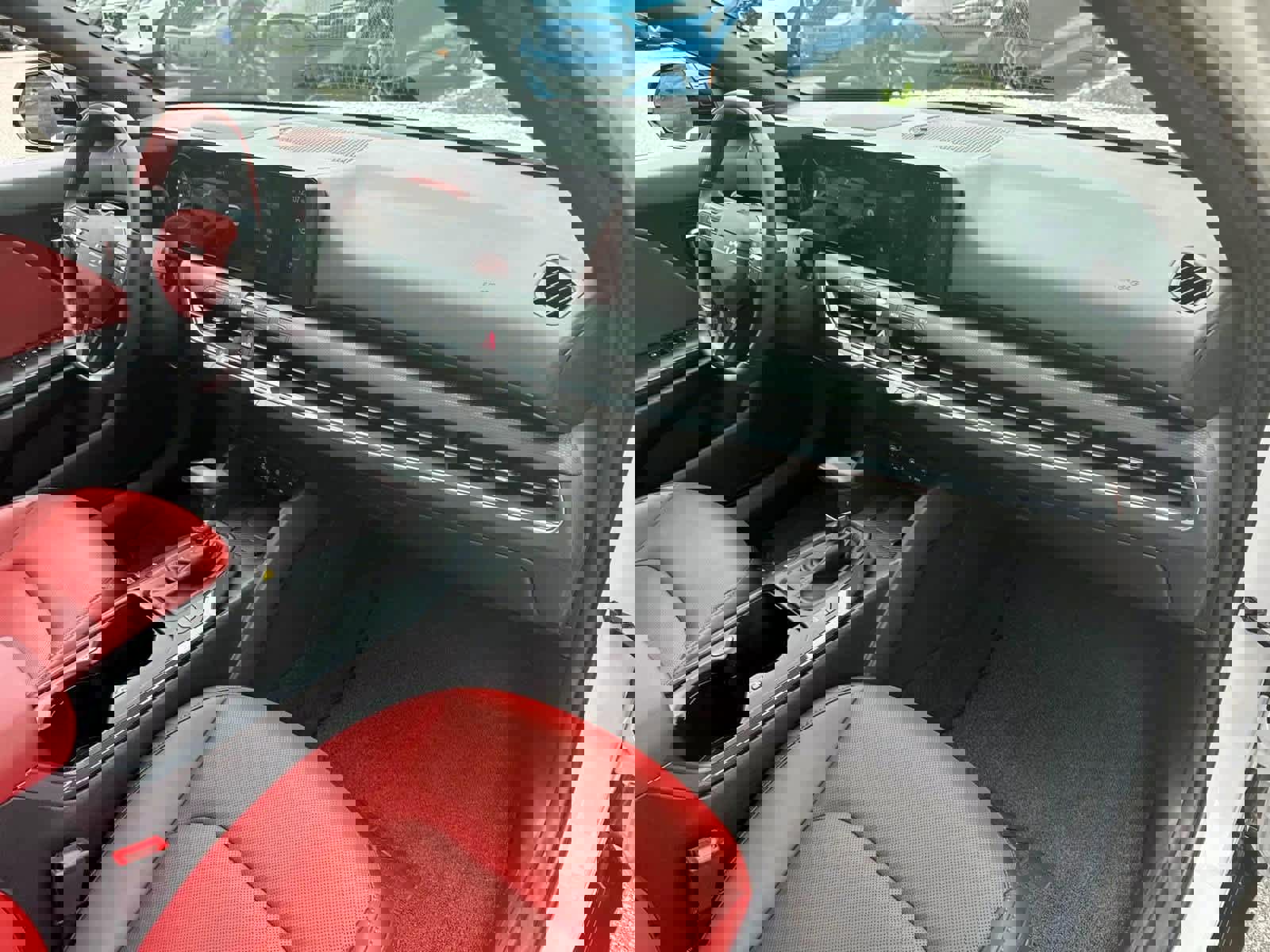 Used 2025 Kia K4 GT-Line w/ GT-Line Premium Package image 9