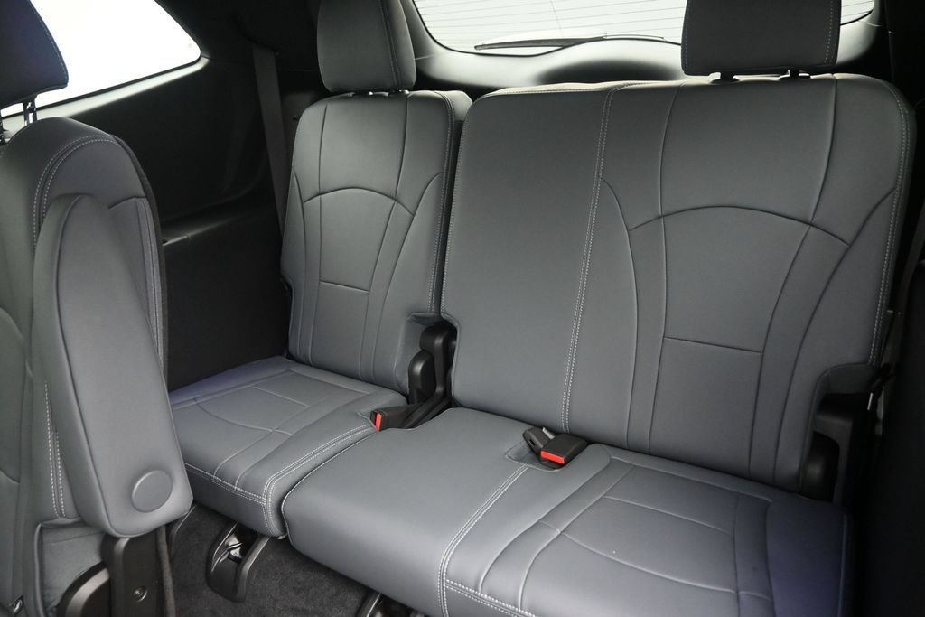 Used 2024 Buick Enclave Essence w/ Technology Package FWD image 15