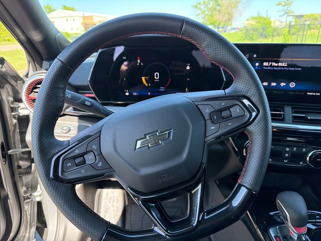 Used 2025 Chevrolet Trax RS w/ Driver Confidence Package FWD image 16