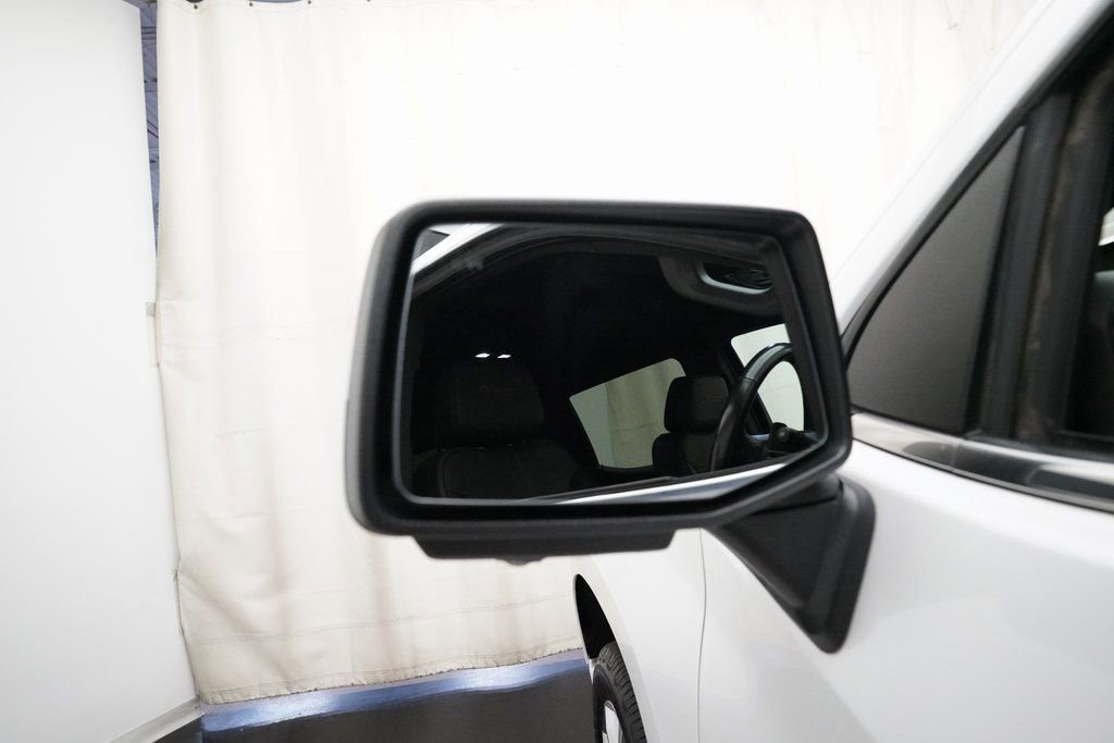 Certified 2023 Chevrolet Silverado 1500 High Country w/ Technology Package image 23