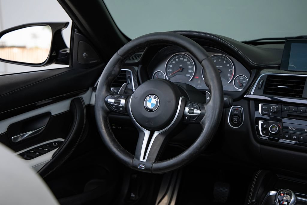 Used 2016 BMW M4 Convertible RWD image 37