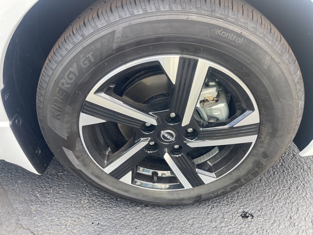 Certified 2025 Nissan Sentra SV w/ Trunk Package image 28