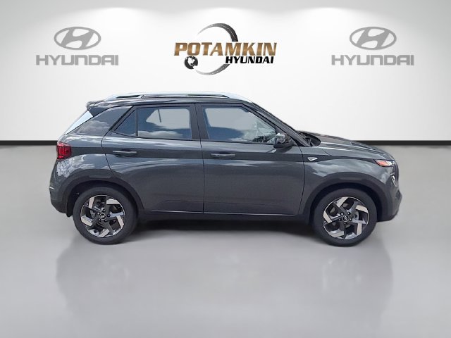 New 2026 Hyundai Venue SEL FWD image 4