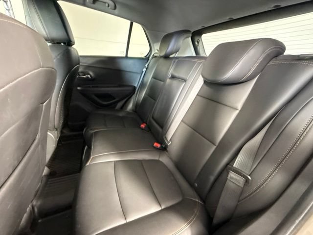 Used 2021 Chevrolet Trax LT w/ Premium Seat Package FWD image 26