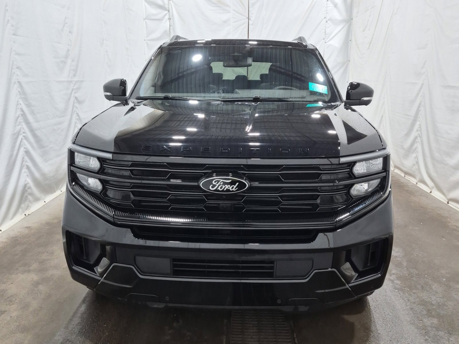Used 2025 Ford Expedition Max Platinum w/ Stealth Appearance Package AWD/4WD image 8