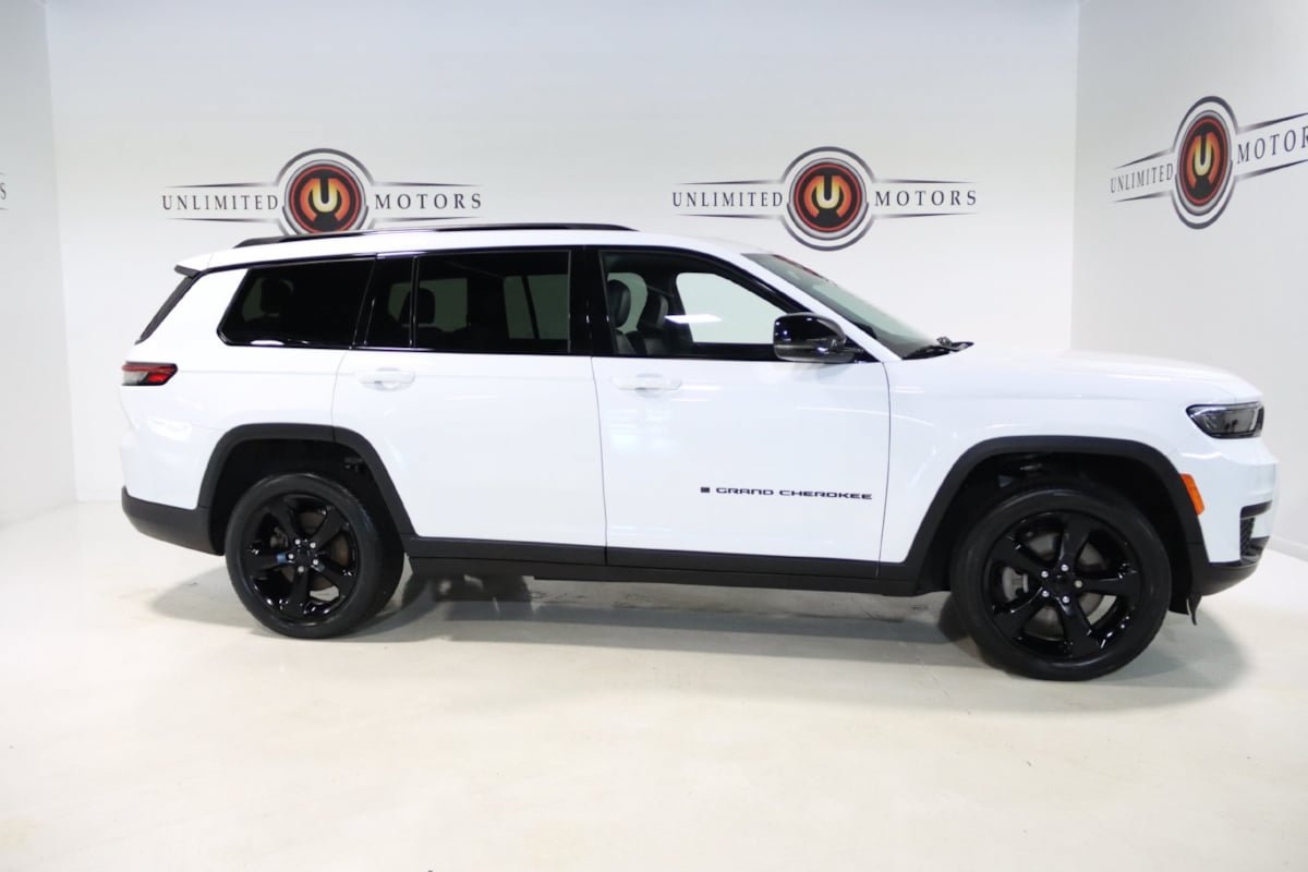 Used 2023 Jeep Grand Cherokee L Laredo AWD/4WD image 5