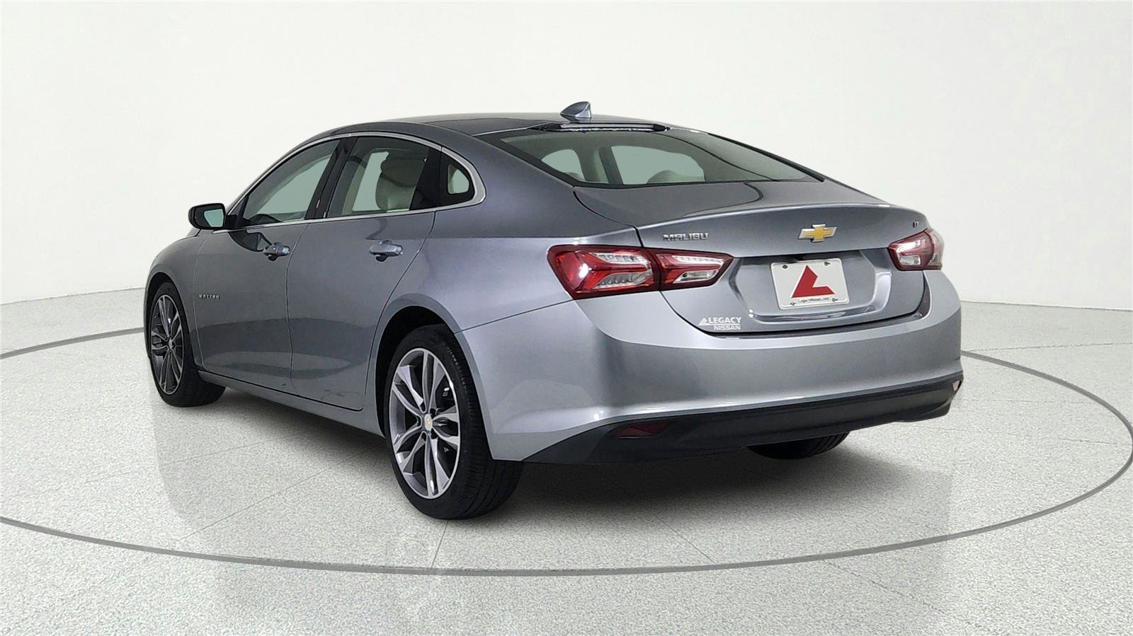 Used 2023 Chevrolet Malibu LT FWD image 4