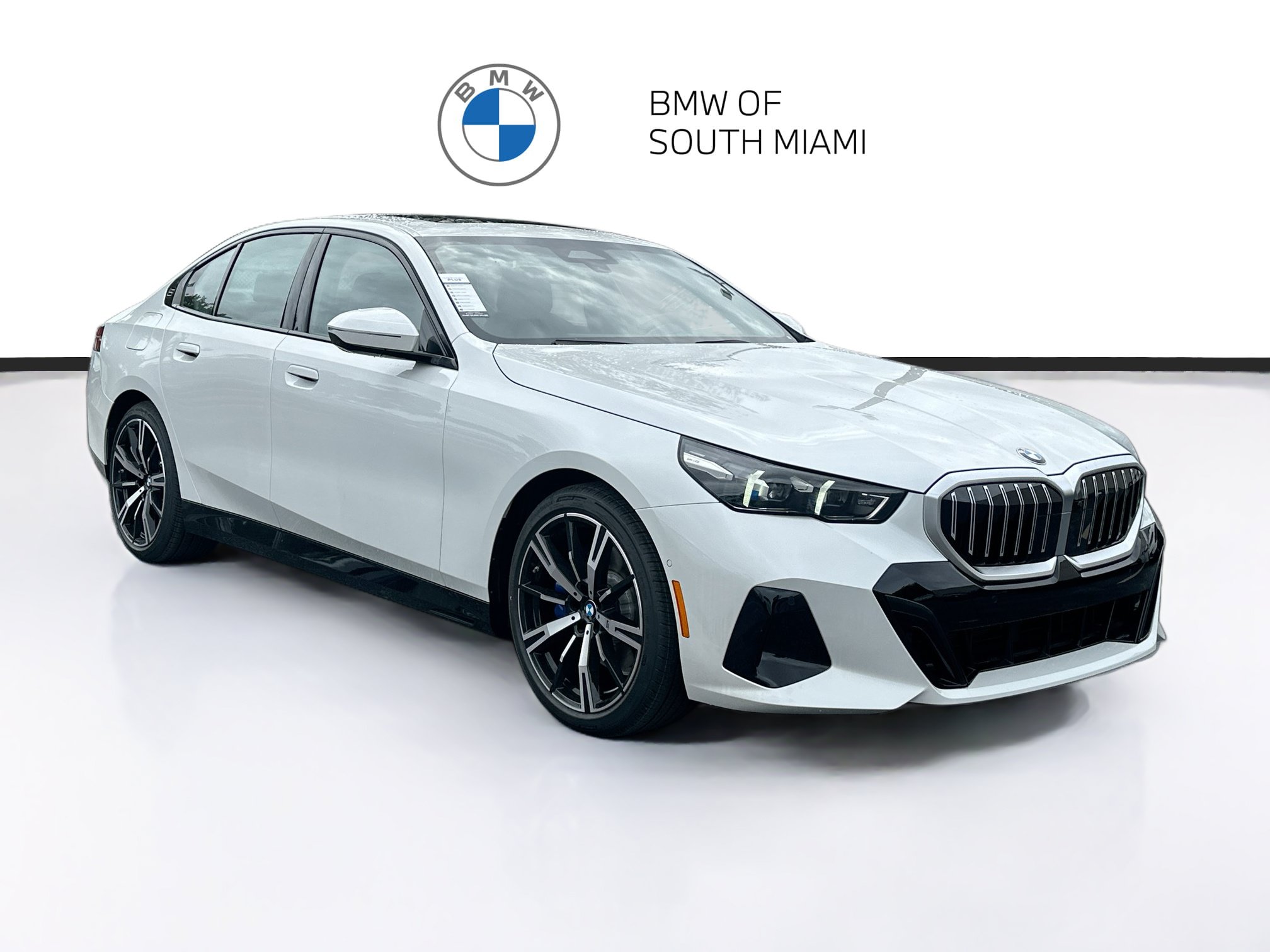 New 2026 BMW 530i w/ M Sport Package RWD image 1