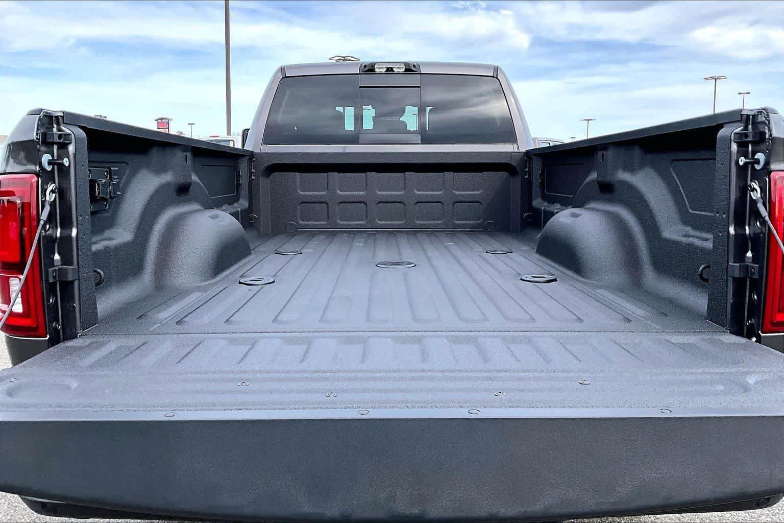 New 2026 RAM 3500 Limited AWD/4WD image 18