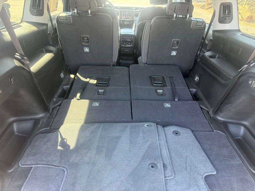 Used 2023 Jeep Grand Cherokee L Laredo AWD/4WD image 38
