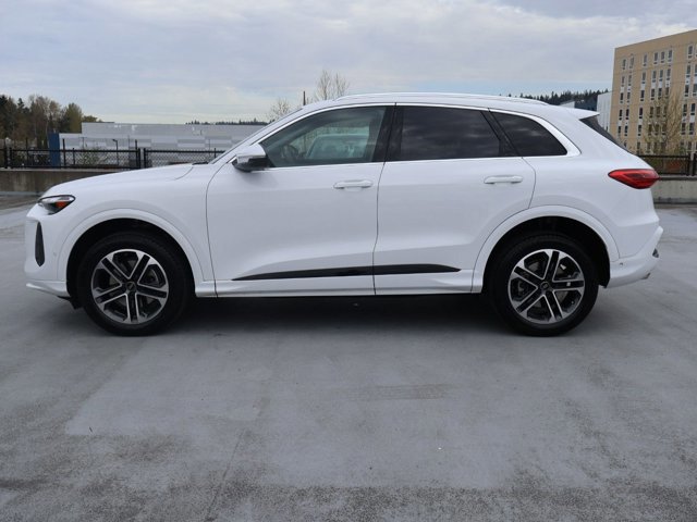 Used 2025 Audi Q5 Premium w/ Convenience Package image 10