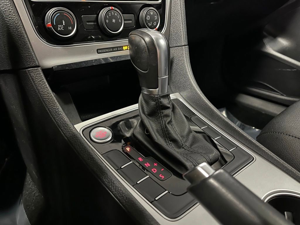 Used 2019 Volkswagen Passat 2.0T Wolfsburg FWD image 13