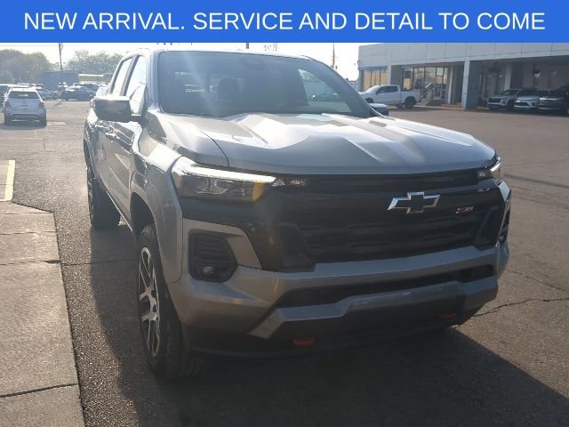 Used 2023 Chevrolet Colorado Z71 w/ Z71 Convenience Package 2 AWD/4WD image 9