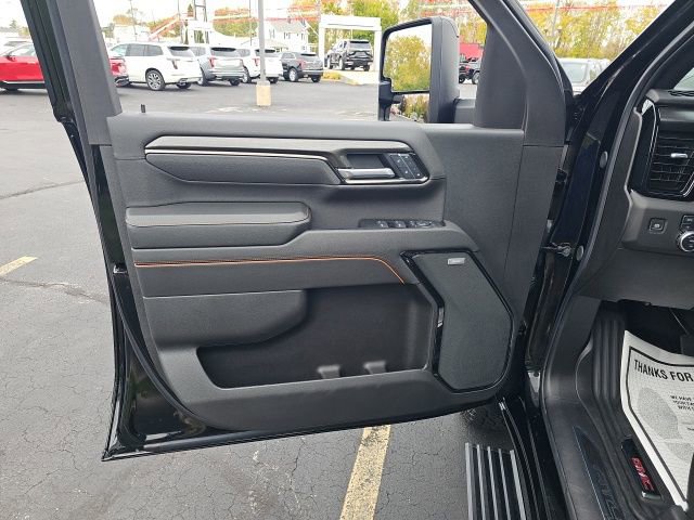 Used 2025 GMC Sierra 2500 AT4 w/ AT4 Premium Plus Package image 17