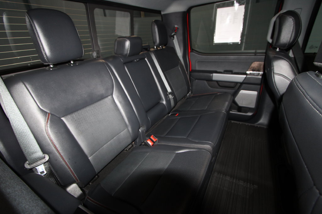 Used 2024 Ford F250 Lariat w/ Lariat Ultimate Package AWD/4WD image 28
