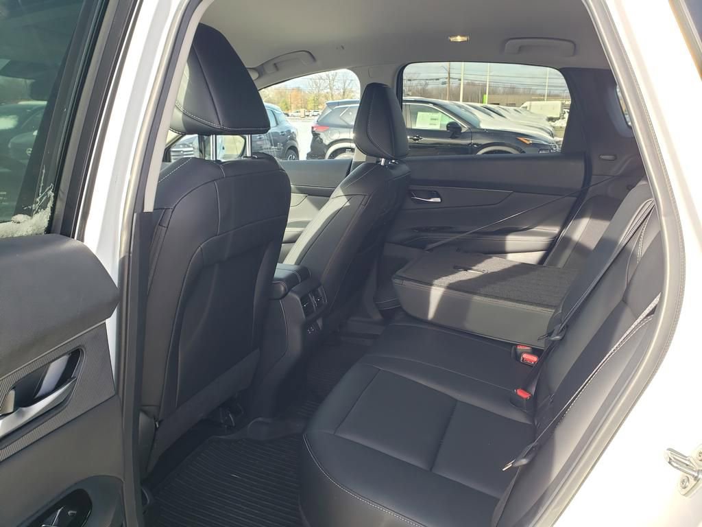 Certified 2025 Nissan Murano SV AWD/4WD image 17