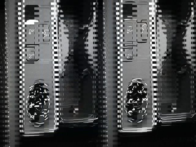 New 2026 Nissan Pathfinder SL image 17