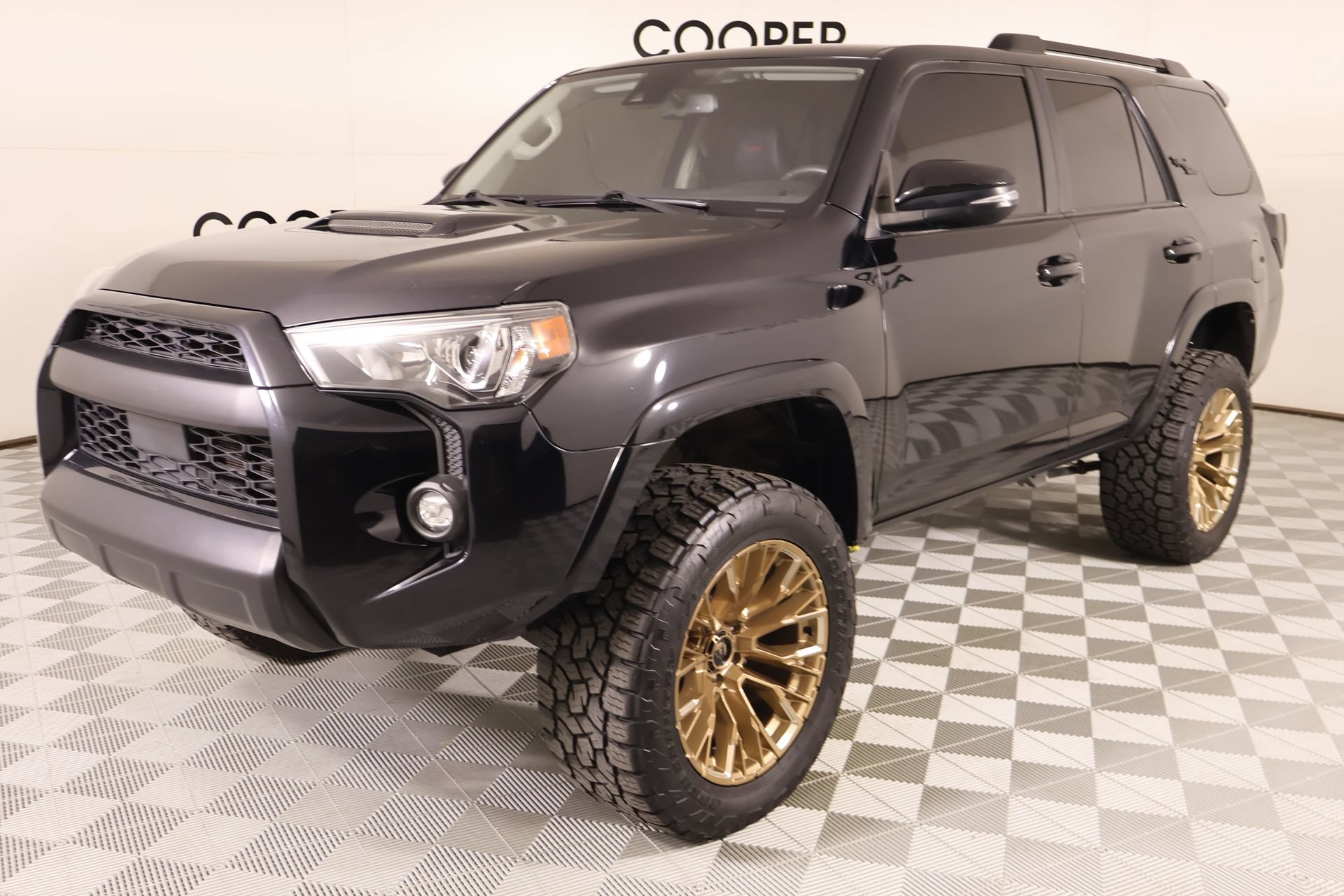 Used 2022 Toyota 4Runner TRD Off-Road Premium AWD/4WD image 12