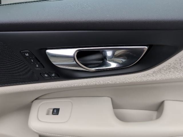 Used 2020 Volvo V60 T5 Cross Country w/ Protection Package AWD/4WD image 26