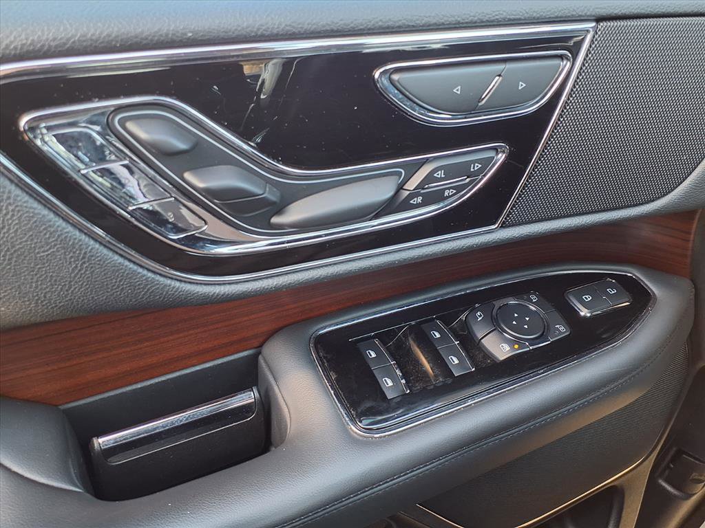 Used 2023 Lincoln Navigator Reserve image 10