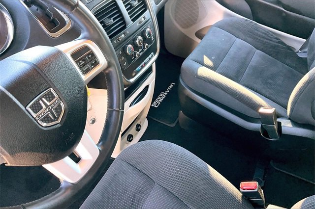 Used 2017 Dodge Grand Caravan SE w/ Power Window Group image 14